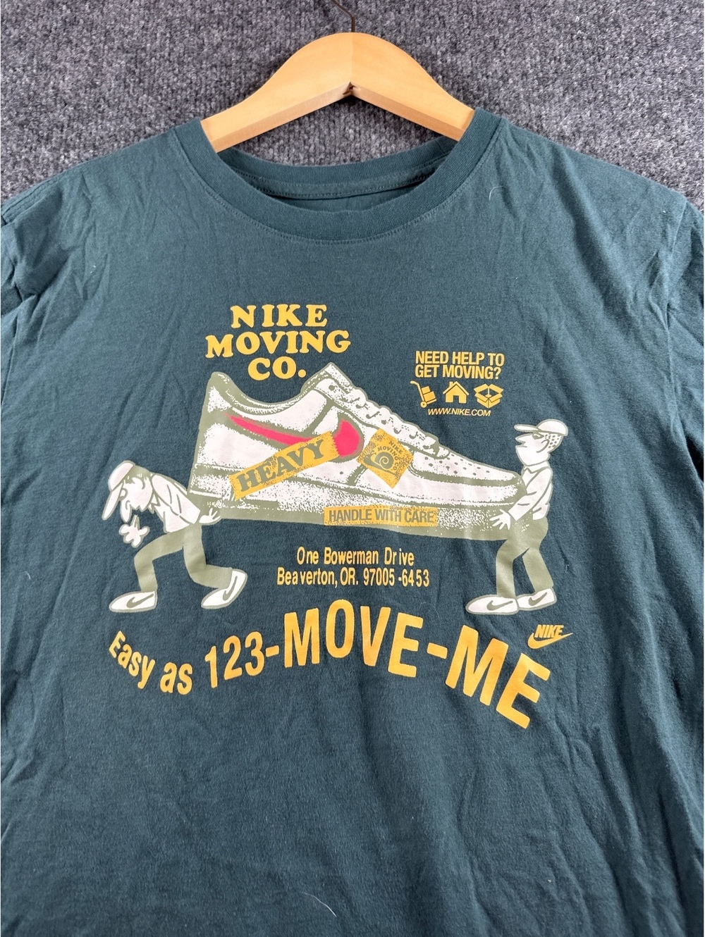 Nike Moving Co Move Me Graphic T-Shirt Men’s Medium Green Swoosh Moving Crew
